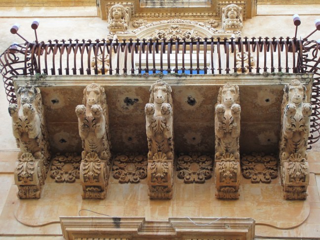 Balcony: Palazzo Nicolaci di Villadorata